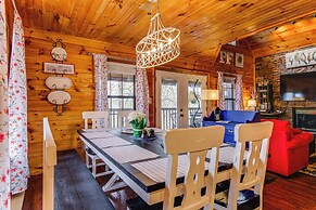 Easy-access Pigeon Forge Cabin w/ Hot Tub!