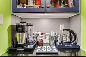 Easy-access Pigeon Forge Cabin w/ Hot Tub!