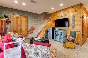 Easy-access Pigeon Forge Cabin w/ Hot Tub!