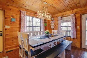 Easy-access Pigeon Forge Cabin w/ Hot Tub!