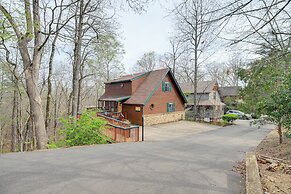 Easy-access Pigeon Forge Cabin w/ Hot Tub!
