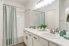 Seasonal Pool, Balcony: Quiet & Cozy Aurora Condo!