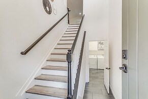 Seasonal Pool, Balcony: Quiet & Cozy Aurora Condo!