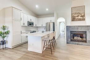 Seasonal Pool, Balcony: Quiet & Cozy Aurora Condo!