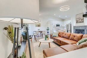 Seasonal Pool, Balcony: Quiet & Cozy Aurora Condo!