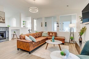 Seasonal Pool, Balcony: Quiet & Cozy Aurora Condo!