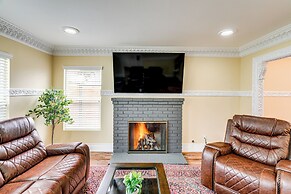 Del Rey Oaks Vacation Home w/ Mini-golf Course!