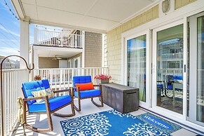 Carolina Beach Condo w/ Balcony: Walk to the Ocean