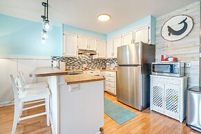 Carolina Beach Condo w/ Balcony: Walk to the Ocean