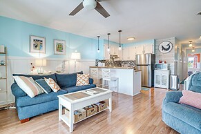 Carolina Beach Condo w/ Balcony: Walk to the Ocean