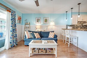 Carolina Beach Condo w/ Balcony: Walk to the Ocean