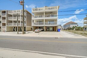 Carolina Beach Condo w/ Balcony: Walk to the Ocean