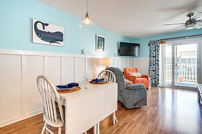 Carolina Beach Condo w/ Balcony: Walk to the Ocean