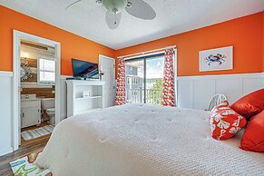 Carolina Beach Condo w/ Balcony: Walk to the Ocean