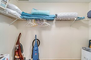 Pet-friendly Port Charlotte Home w/ Pool & Lanai!