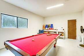 Hot Tub & Sauna: Dewey Getaway w/ Community Perks