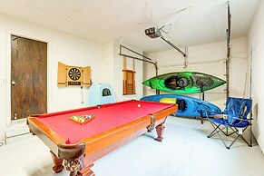 Hot Tub & Sauna: Dewey Getaway w/ Community Perks