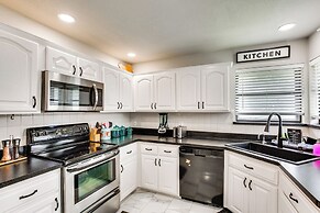 Home on Lake Granbury w/ Hot Tub: 5 Mi to Dtwn!