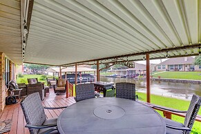 Home on Lake Granbury w/ Hot Tub: 5 Mi to Dtwn!