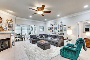Home on Lake Granbury w/ Hot Tub: 5 Mi to Dtwn!
