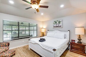 Home on Lake Granbury w/ Hot Tub: 5 Mi to Dtwn!