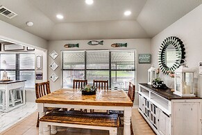Home on Lake Granbury w/ Hot Tub: 5 Mi to Dtwn!