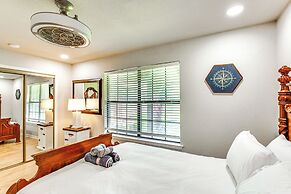 Home on Lake Granbury w/ Hot Tub: 5 Mi to Dtwn!