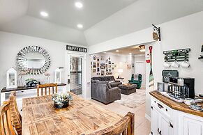 Home on Lake Granbury w/ Hot Tub: 5 Mi to Dtwn!