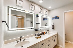 Home on Lake Granbury w/ Hot Tub: 5 Mi to Dtwn!