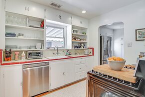 Albuquerque Adobe Cottage: Yard, Walkable Area