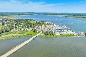 Old Saybrook Home w/ Screened Porch & Ocean View!