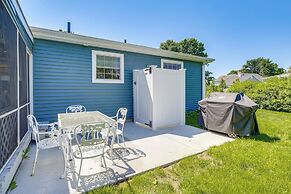 Old Saybrook Home w/ Screened Porch & Ocean View!