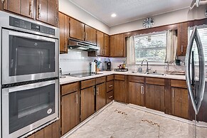 Stonecrest Family Home: Close to Panola Mountain!