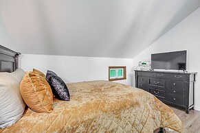 Alden Home w/ Fire Pit: Steps to Torch Lake!