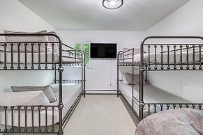 Alden Home w/ Fire Pit: Steps to Torch Lake!