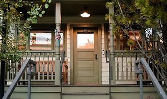 Park Villa 2 Bedroom Home by RedAwning