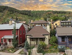 Park Villa 2 Bedroom Home by RedAwning