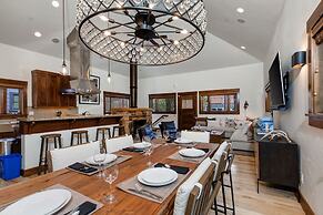 Park Villa 2 Bedroom Home by RedAwning