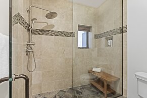 Park Villa 2 Bedroom Home by RedAwning