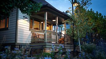 Park Villa 2 Bedroom Home by RedAwning