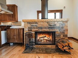 Park Villa 2 Bedroom Home by RedAwning