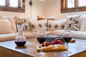 Park Villa 2 Bedroom Home by RedAwning