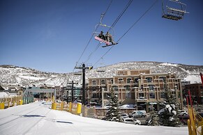 Park Villa 2 Bedroom Home by RedAwning