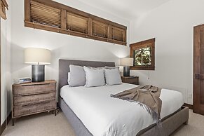 Park Villa 2 Bedroom Home by RedAwning