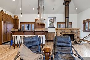 Park Villa 2 Bedroom Home by RedAwning