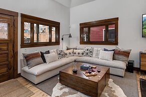 Park Villa 2 Bedroom Home by RedAwning