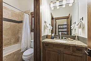 Park Villa 2 Bedroom Home by RedAwning