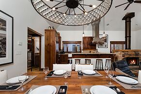 Park Villa 2 Bedroom Home by RedAwning