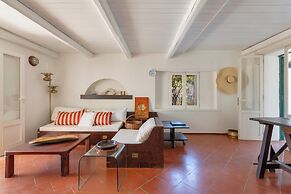 3987 Villa Greco by Barbarhouse