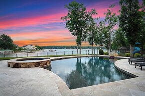 Paradise Pointe by Avantstay Lakefront + Views + Playset